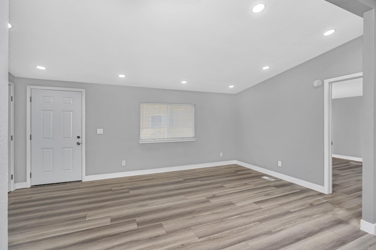 Detail Gallery Image 9 of 39 For 8721 Laird St, Patterson,  CA 95363 - 3 Beds | 2 Baths