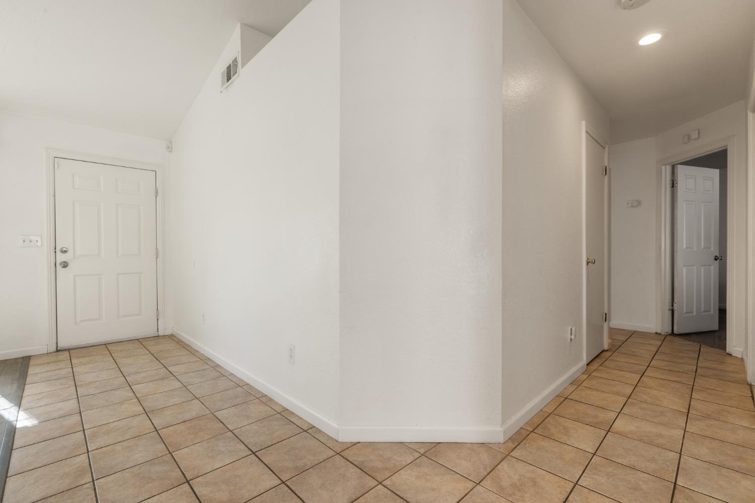 Detail Gallery Image 15 of 33 For 633 Waddell Way, Modesto,  CA 95357 - 3 Beds | 2 Baths
