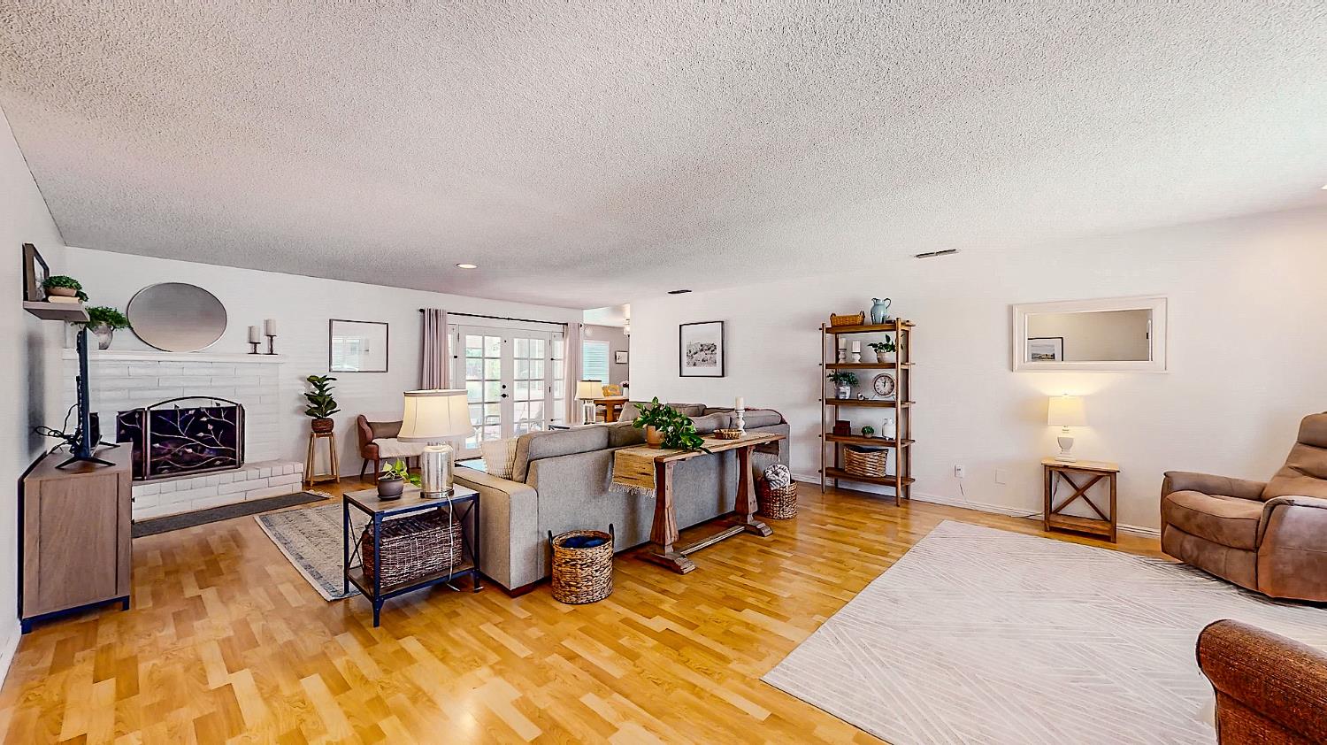 Detail Gallery Image 8 of 49 For 3360 Vanderbilt Ave, Turlock,  CA 95382 - 3 Beds | 2 Baths