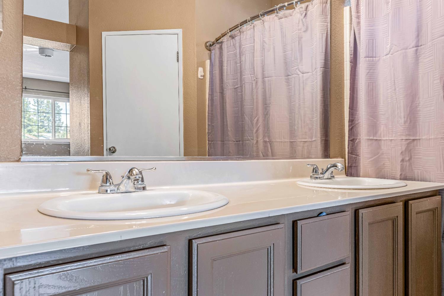 Detail Gallery Image 14 of 32 For 7003 Royal Links Dr, Riverbank,  CA 95367 - 4 Beds | 2/1 Baths