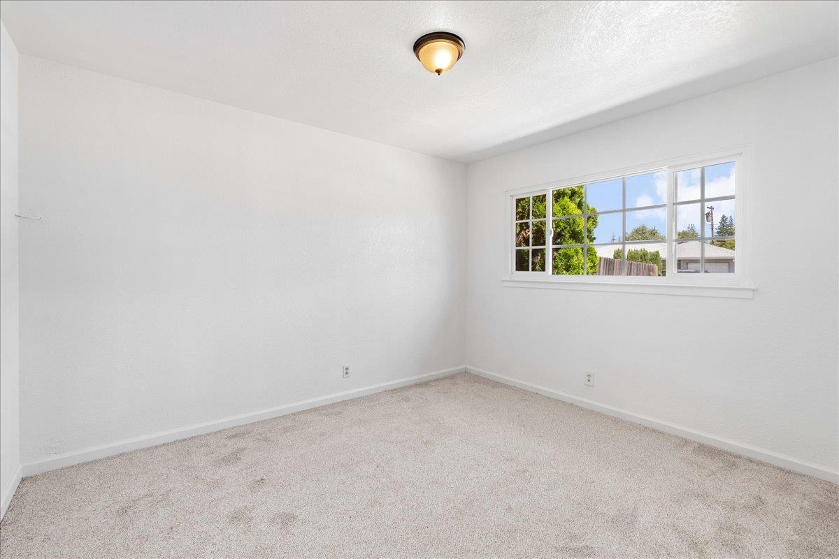 Detail Gallery Image 11 of 31 For 2117 Violet, Sacramento,  CA 95825 - 8 Beds | 4 Baths