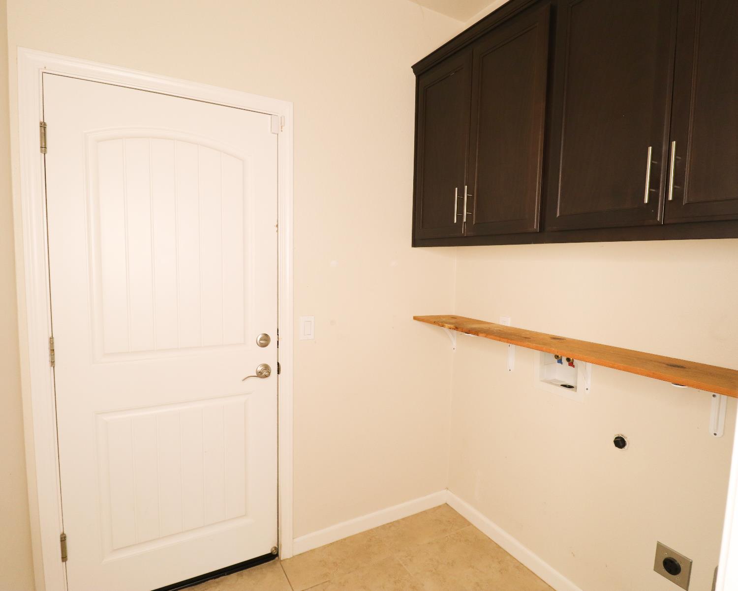 Detail Gallery Image 17 of 32 For 1455 Rock Springs Ave, Manteca,  CA 95337 - 4 Beds | 3 Baths