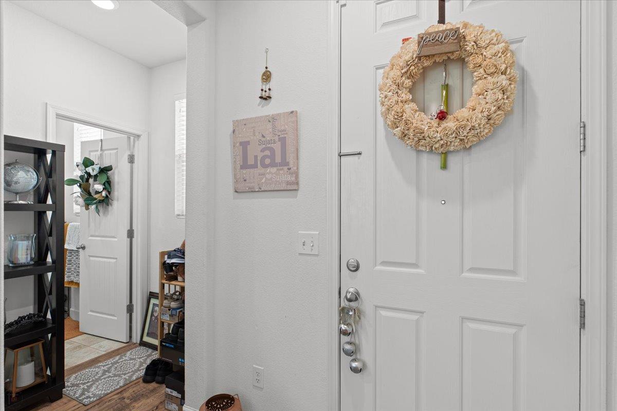 Detail Gallery Image 8 of 38 For 5753 Cornerstone Dr, Riverbank,  CA 95367 - 3 Beds | 2/1 Baths