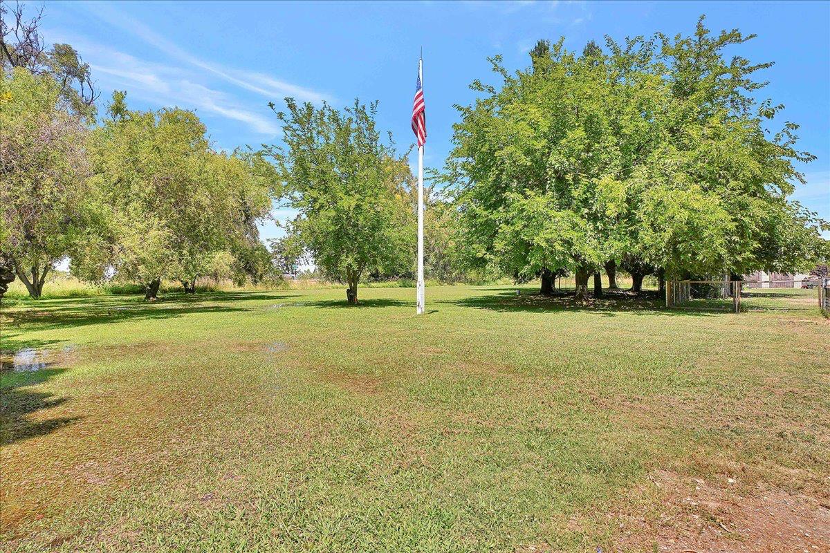 Detail Gallery Image 5 of 45 For 2724 State Highway 20, Marysville,  CA 95901 - 3 Beds | 2 Baths
