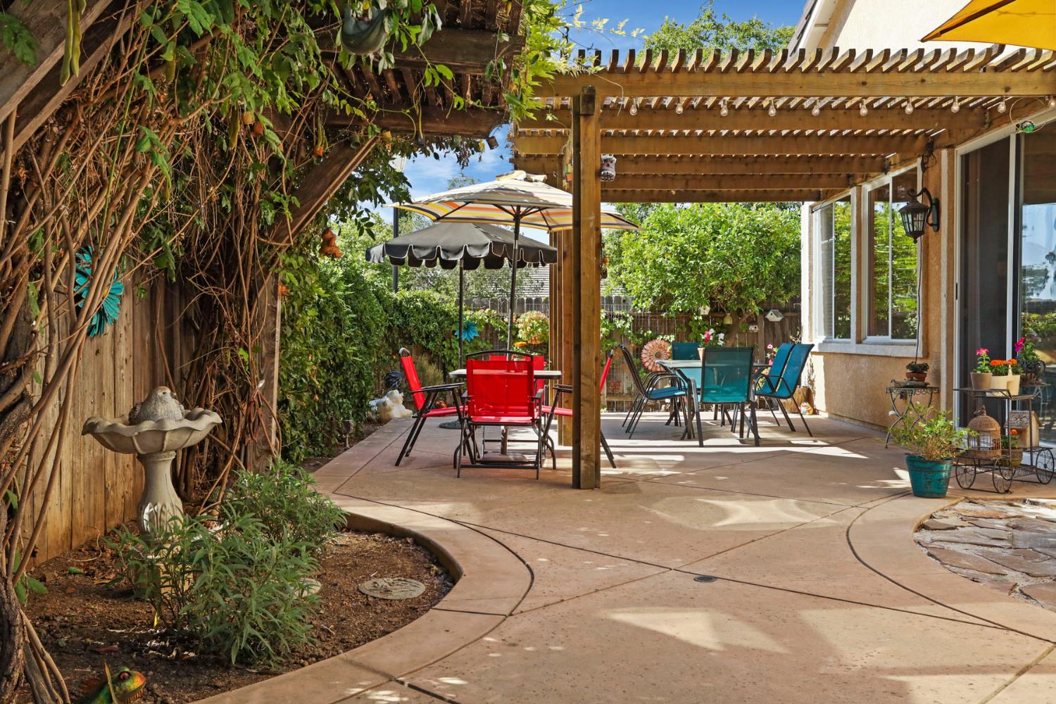 Detail Gallery Image 15 of 21 For 1214 Royal Ann Ct, Brentwood,  CA 94513 - 4 Beds | 2/1 Baths
