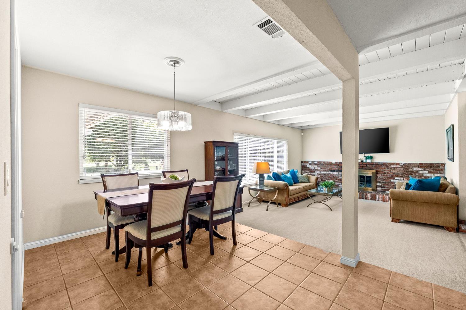 Detail Gallery Image 6 of 41 For 8107 Peppertree Rd, Dublin,  CA 94568 - 4 Beds | 2 Baths