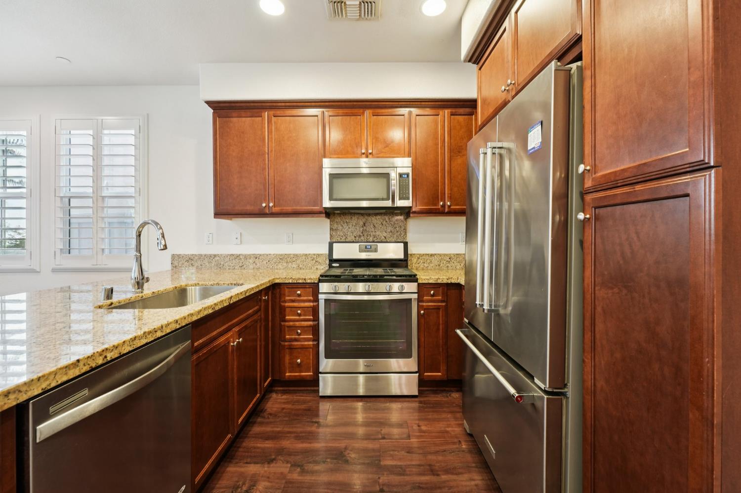 Detail Gallery Image 9 of 45 For 818 Queen Palm Ln, Brentwood,  CA 94513 - 3 Beds | 2/1 Baths