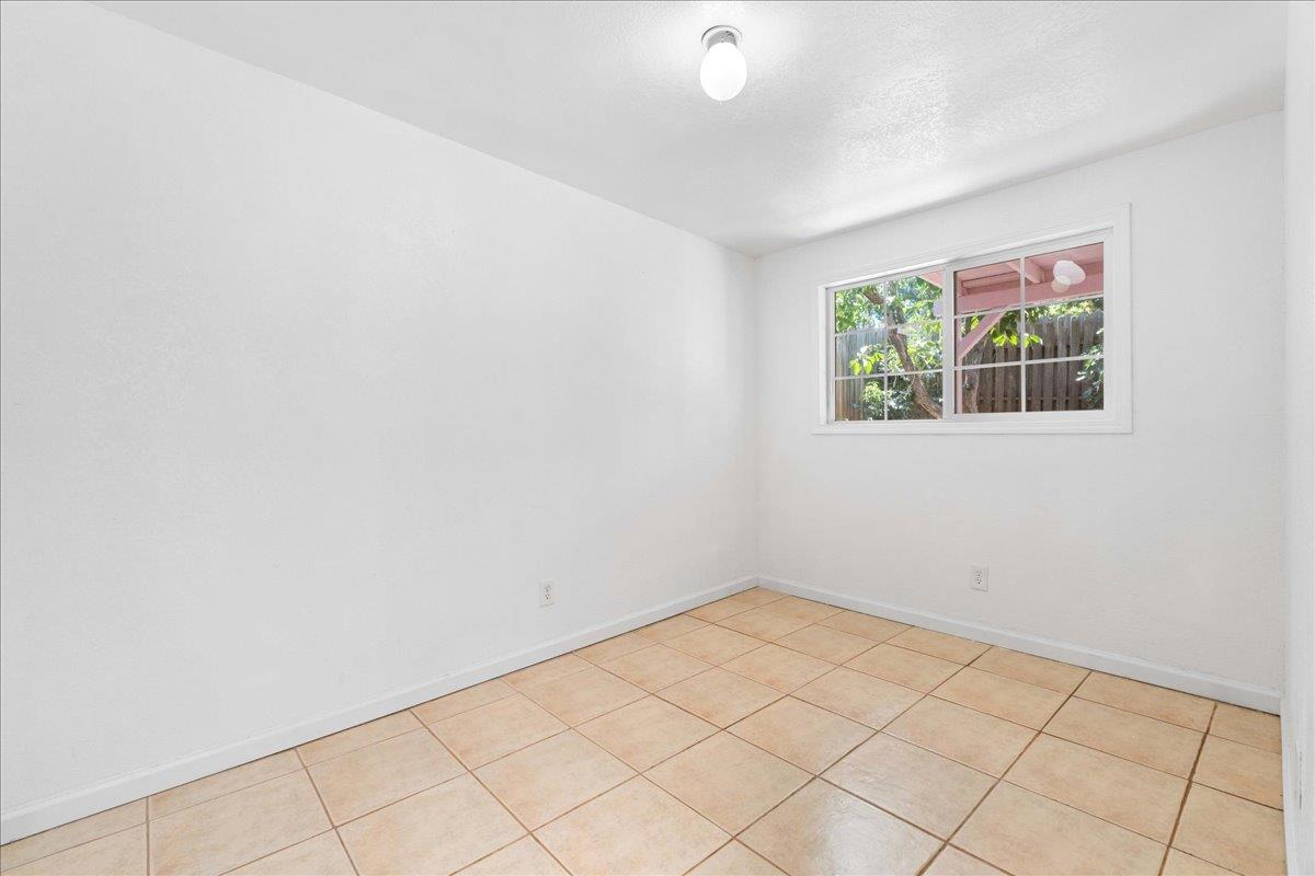 Detail Gallery Image 19 of 31 For 2117 Violet, Sacramento,  CA 95825 - 8 Beds | 4 Baths