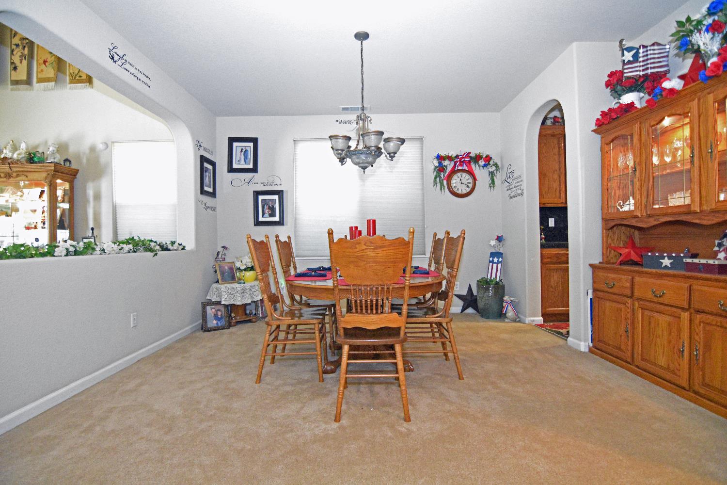 Detail Gallery Image 10 of 62 For 1923 Greenfield Dr, Turlock,  CA 95382 - 5 Beds | 3 Baths