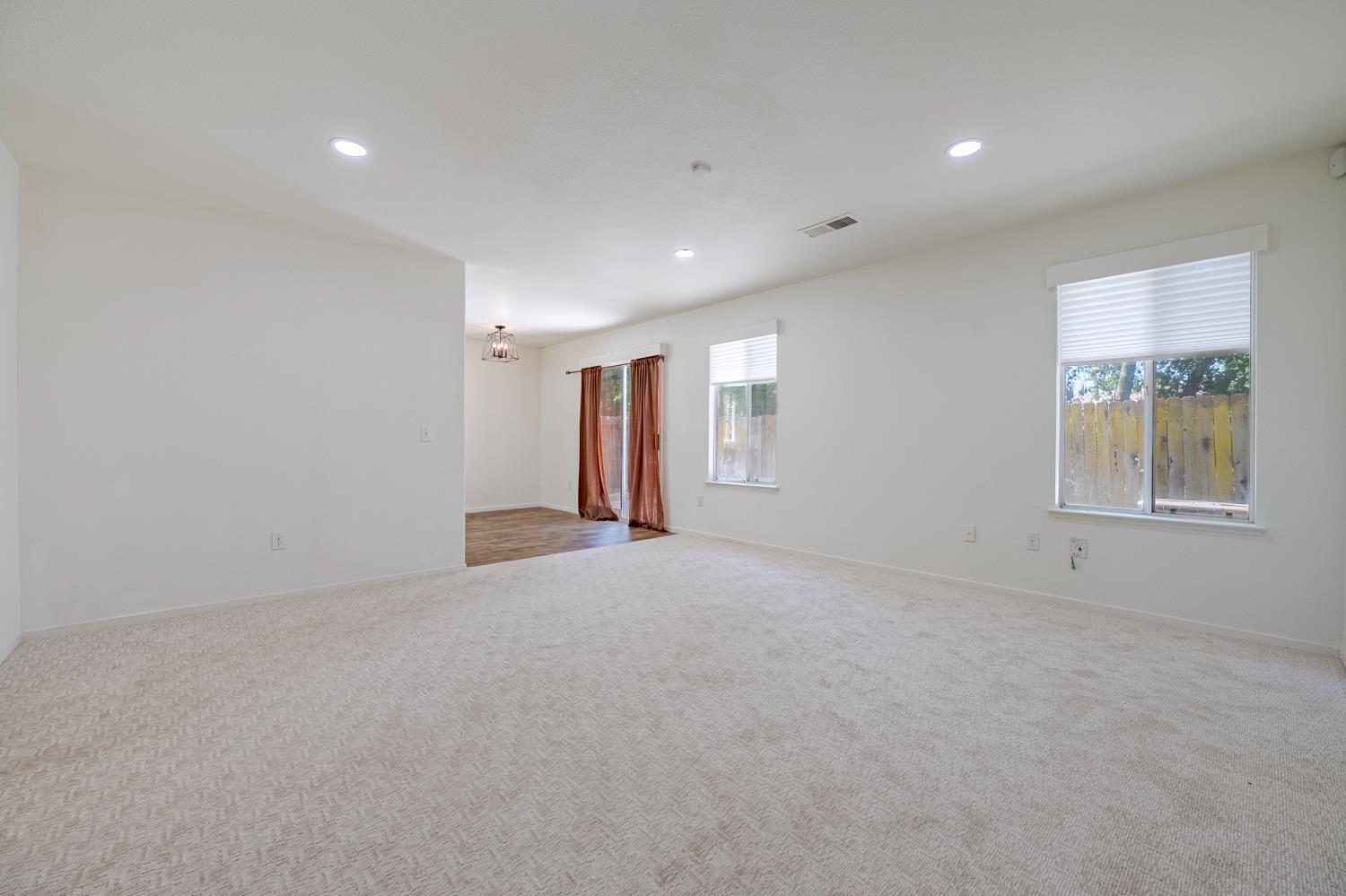 Detail Gallery Image 14 of 36 For 1584 Portola Way, Merced,  CA 95348 - 3 Beds | 2 Baths