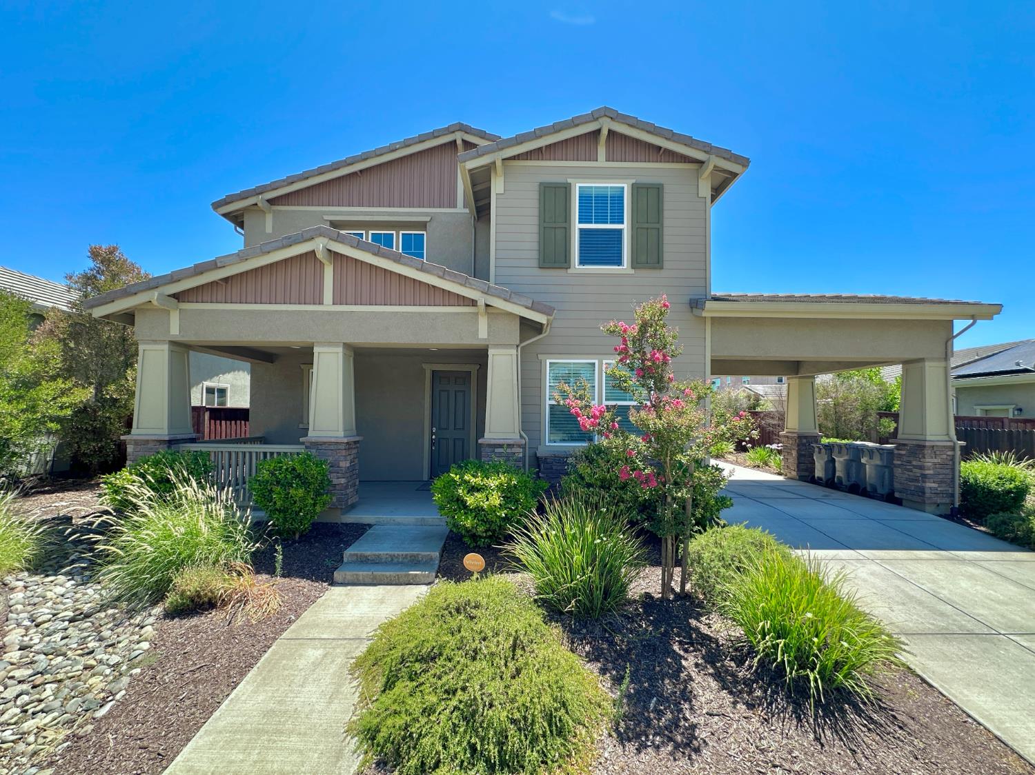 Detail Gallery Image 1 of 33 For 2544 Mack Way, Woodland,  CA 95776 - 4 Beds | 3 Baths
