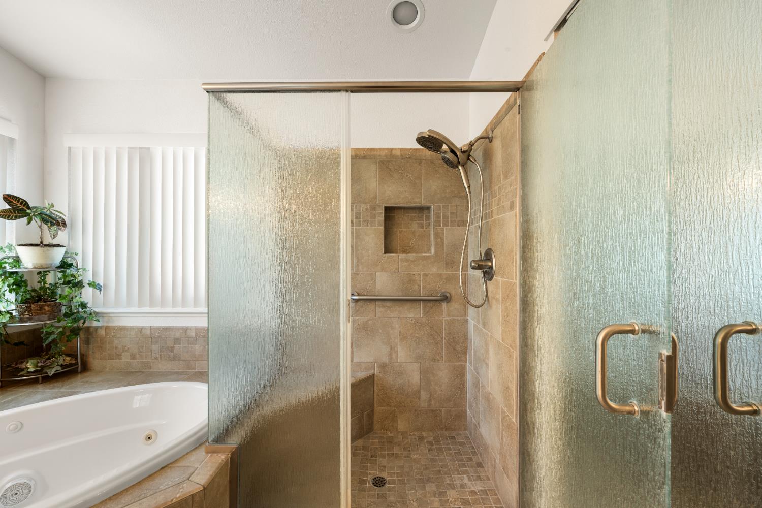 Detail Gallery Image 37 of 57 For 5100 Homeland Ct, Antelope,  CA 95843 - 6 Beds | 3 Baths