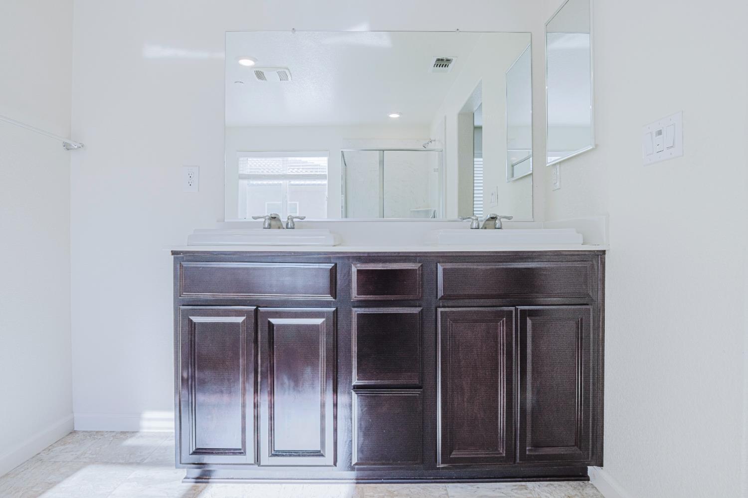 Detail Gallery Image 40 of 53 For 5231 Morning Bird Way, Sacramento,  CA 95835 - 5 Beds | 3 Baths