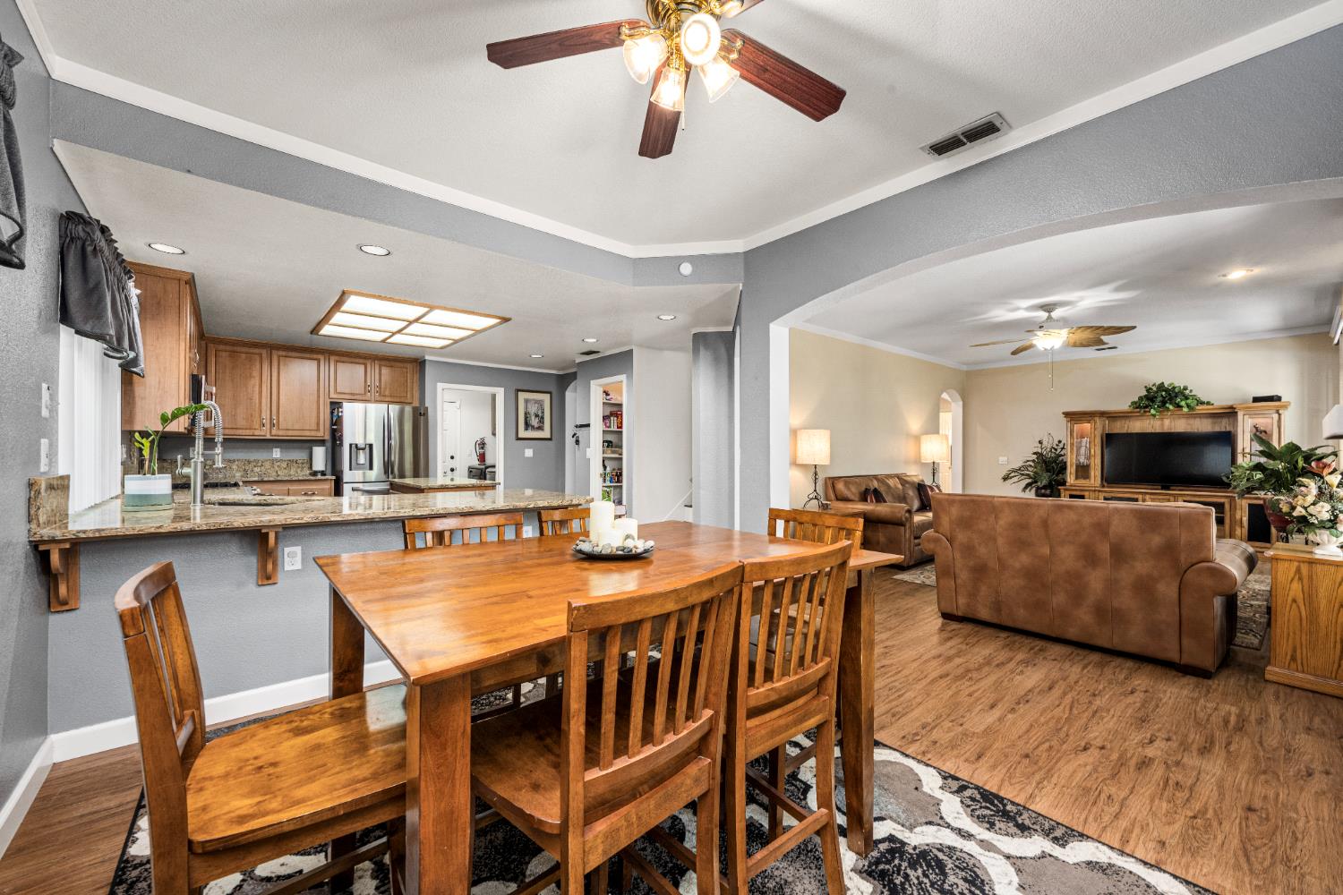 Detail Gallery Image 16 of 57 For 5100 Homeland Ct, Antelope,  CA 95843 - 6 Beds | 3 Baths