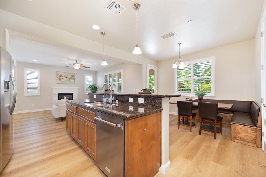 Detail Gallery Image 6 of 40 For 3096 Apache St, West Sacramento,  CA 95691 - 4 Beds | 3 Baths