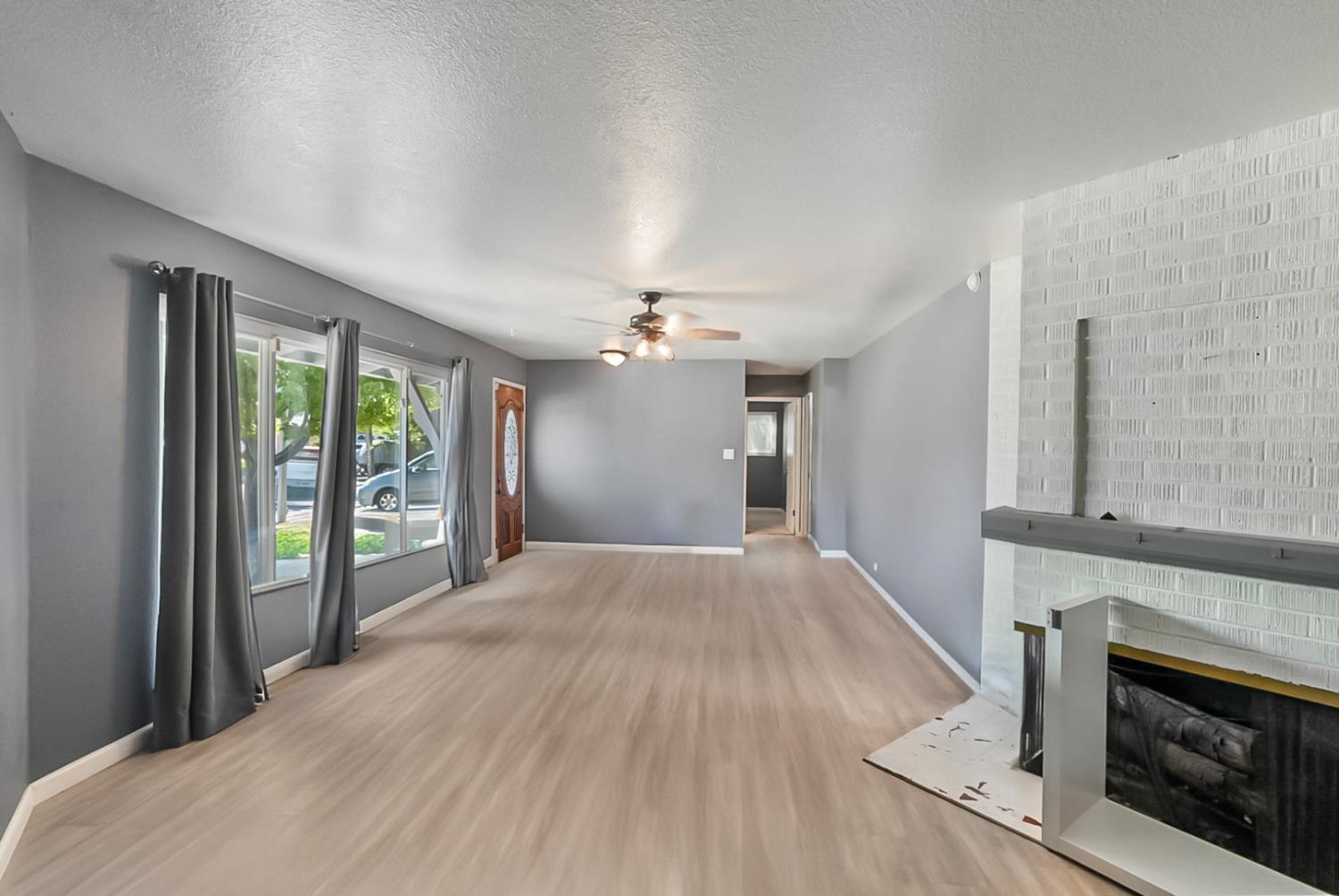 Detail Gallery Image 5 of 28 For 904 Tahoe Dr, Modesto,  CA 95350 - 3 Beds | 2 Baths