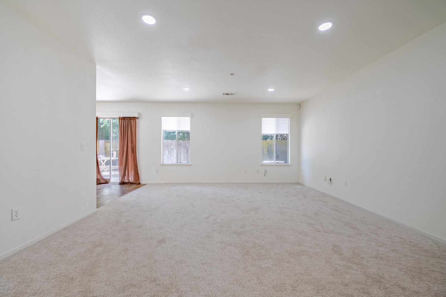 Detail Gallery Image 13 of 36 For 1584 Portola Way, Merced,  CA 95348 - 3 Beds | 2 Baths