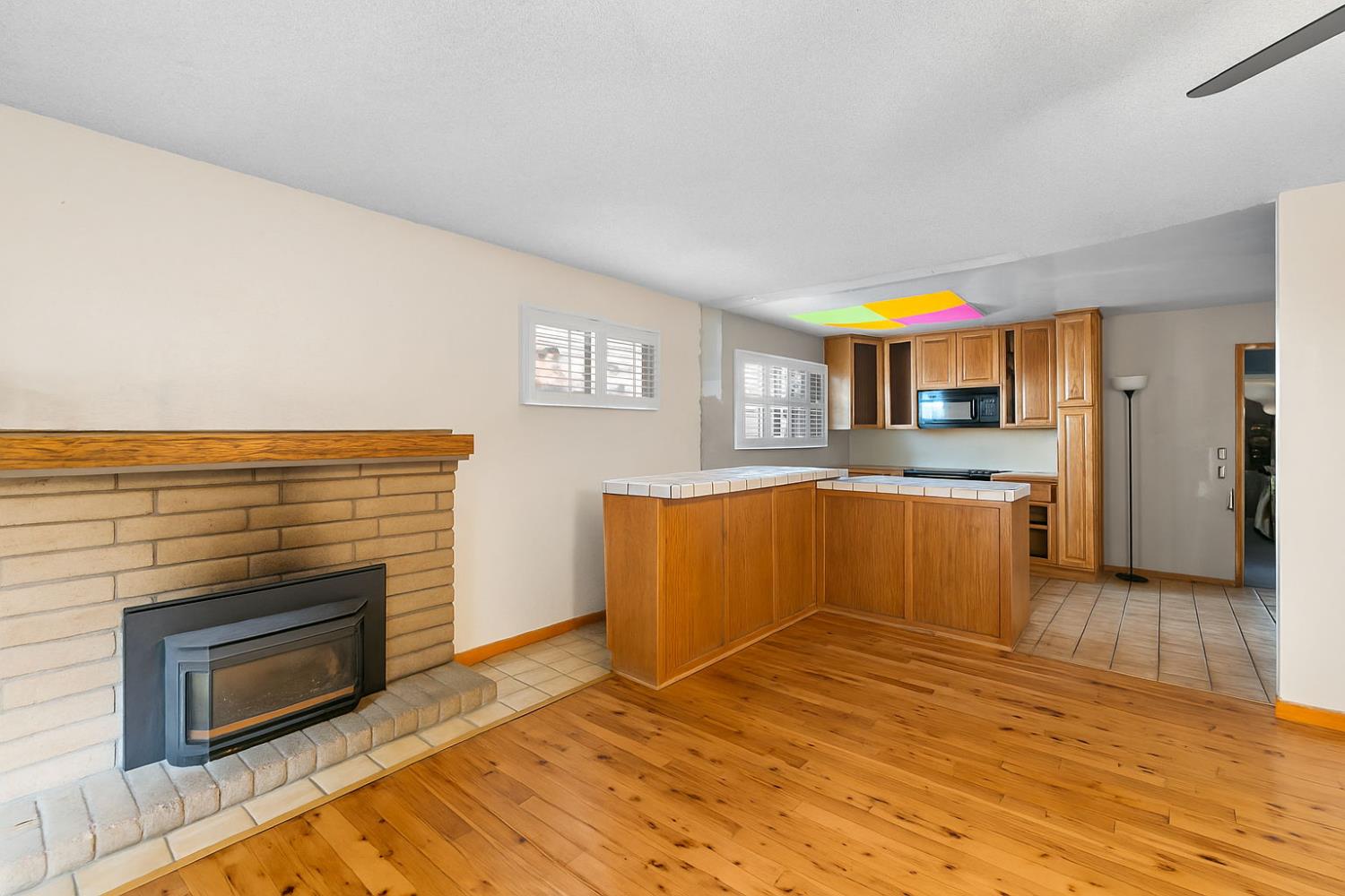 Detail Gallery Image 8 of 14 For 423 El Dorado Dr, Woodland,  CA 95695 - 4 Beds | 2 Baths