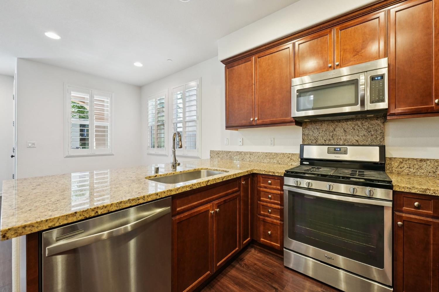 Detail Gallery Image 11 of 45 For 818 Queen Palm Ln, Brentwood,  CA 94513 - 3 Beds | 2/1 Baths