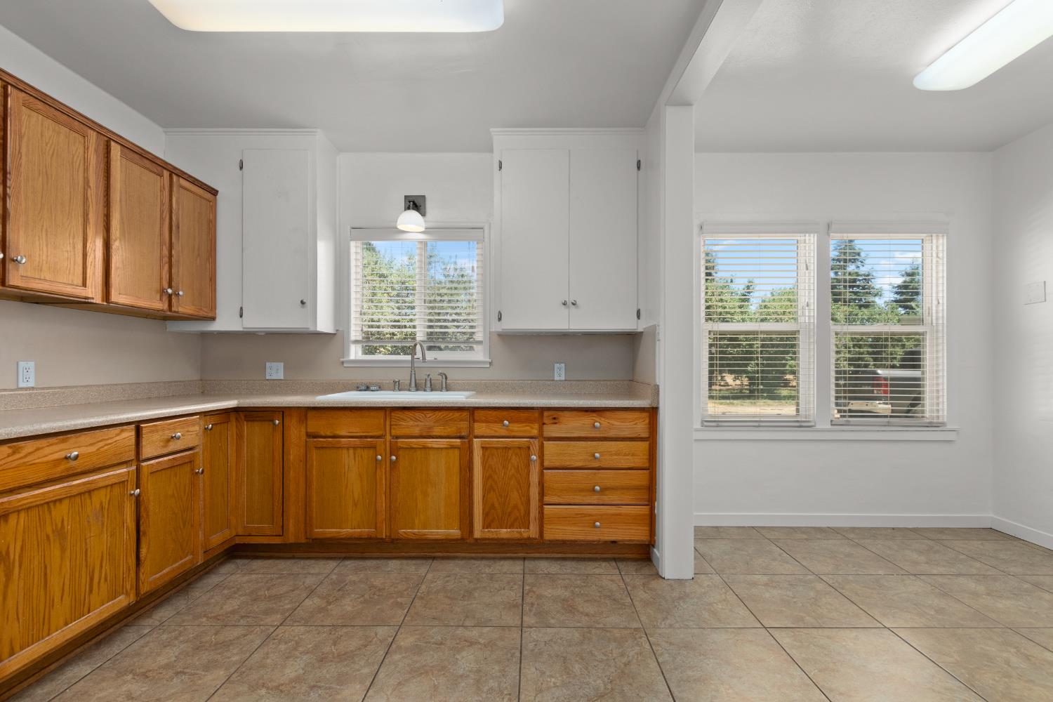 Detail Gallery Image 9 of 25 For 3030 Pioneer Rd, Hughson,  CA 95326 - 3 Beds | 1 Baths