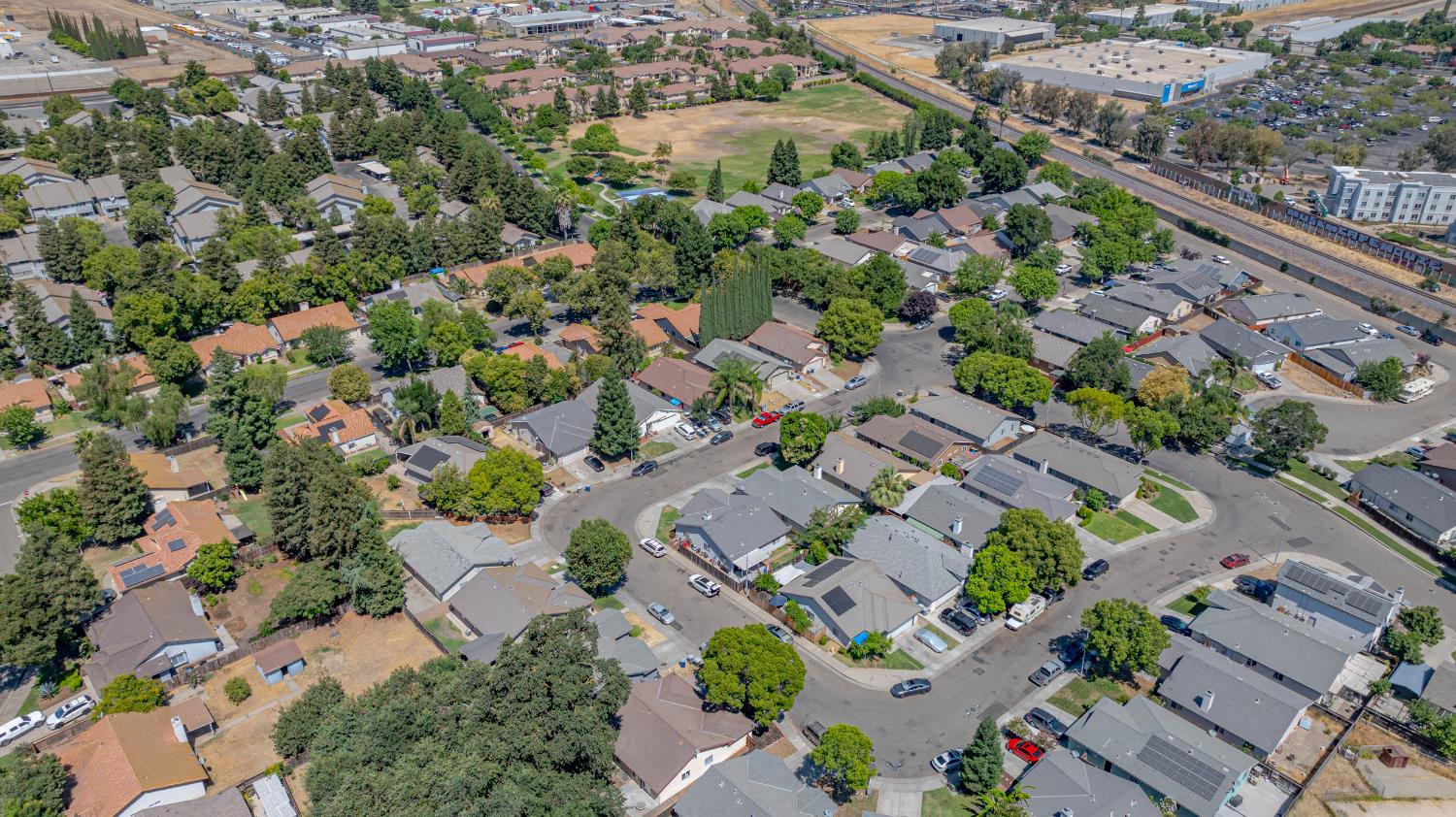 Detail Gallery Image 35 of 36 For 1584 Portola Way, Merced,  CA 95348 - 3 Beds | 2 Baths