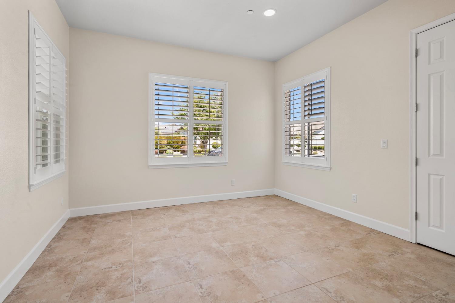 Detail Gallery Image 27 of 55 For 1264 Elm Ridge St, Manteca,  CA 95336 - 3 Beds | 2/1 Baths