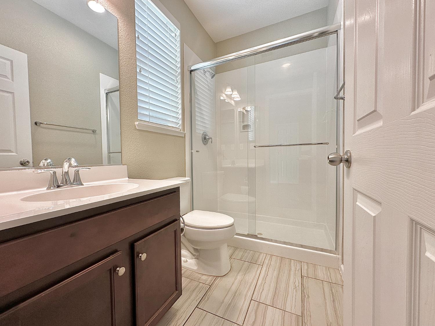 Detail Gallery Image 9 of 33 For 2544 Mack Way, Woodland,  CA 95776 - 4 Beds | 3 Baths