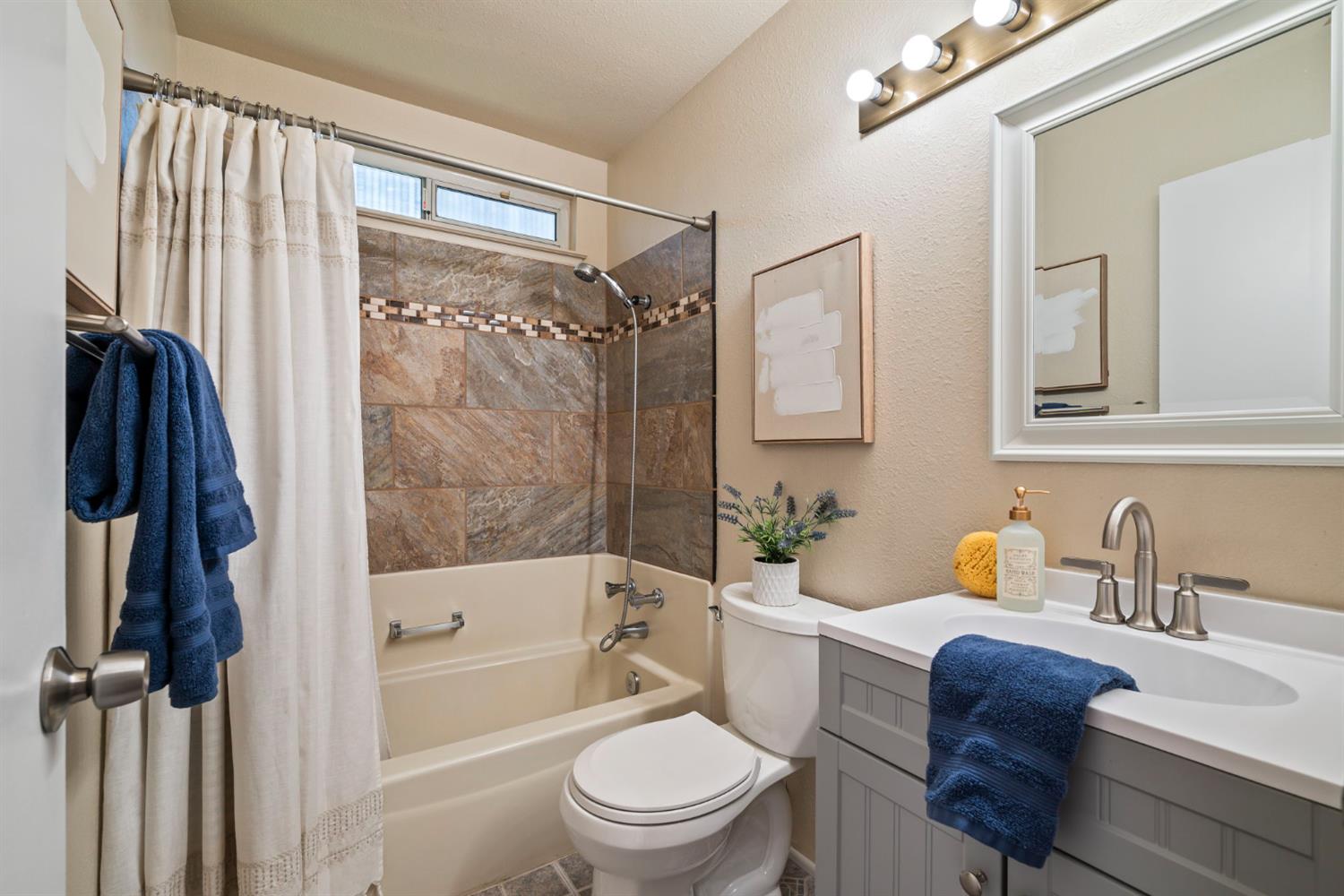 Detail Gallery Image 25 of 32 For 3331 Calico Ct, Sacramento,  CA 95826 - 3 Beds | 2 Baths