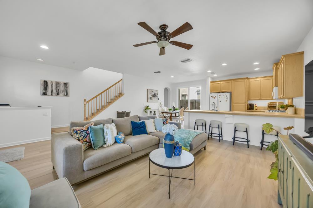 Detail Gallery Image 9 of 48 For 2582 Aimonetti Ave, Sacramento,  CA 95833 - 3 Beds | 2/1 Baths