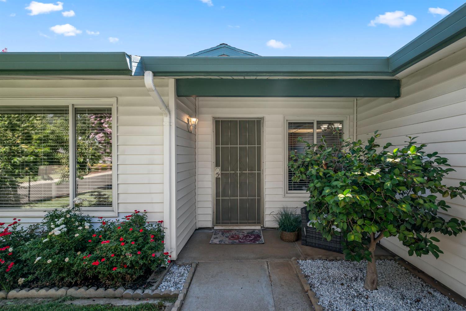 Detail Gallery Image 7 of 32 For 3331 Calico Ct, Sacramento,  CA 95826 - 3 Beds | 2 Baths
