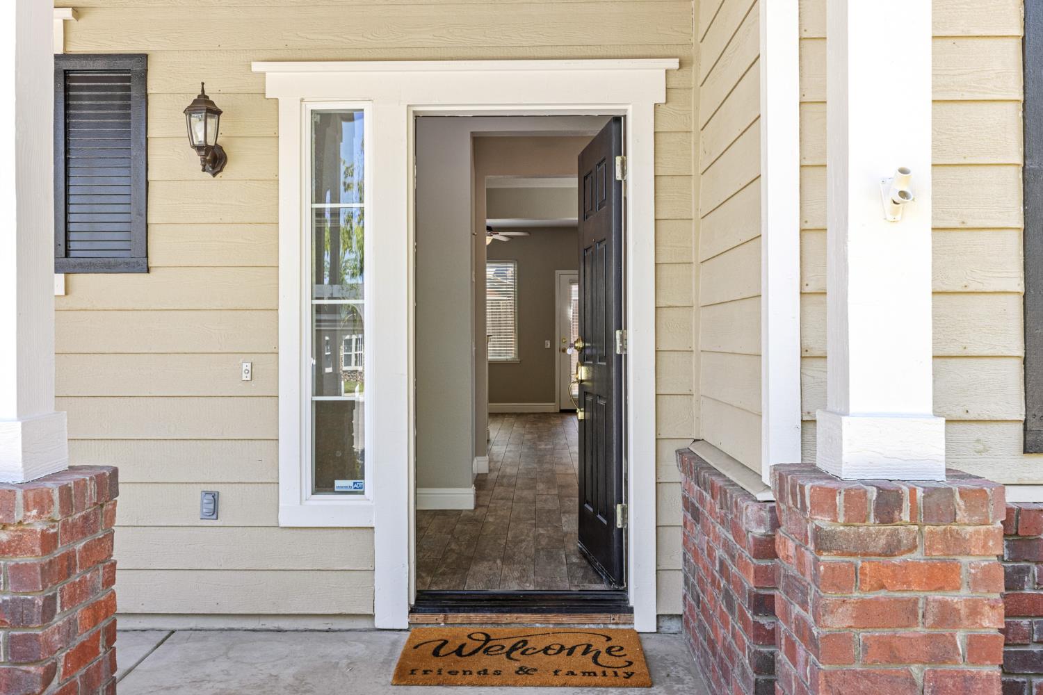 Detail Gallery Image 5 of 55 For 4330 Alba Ct, Turlock,  CA 95382 - 3 Beds | 2/1 Baths