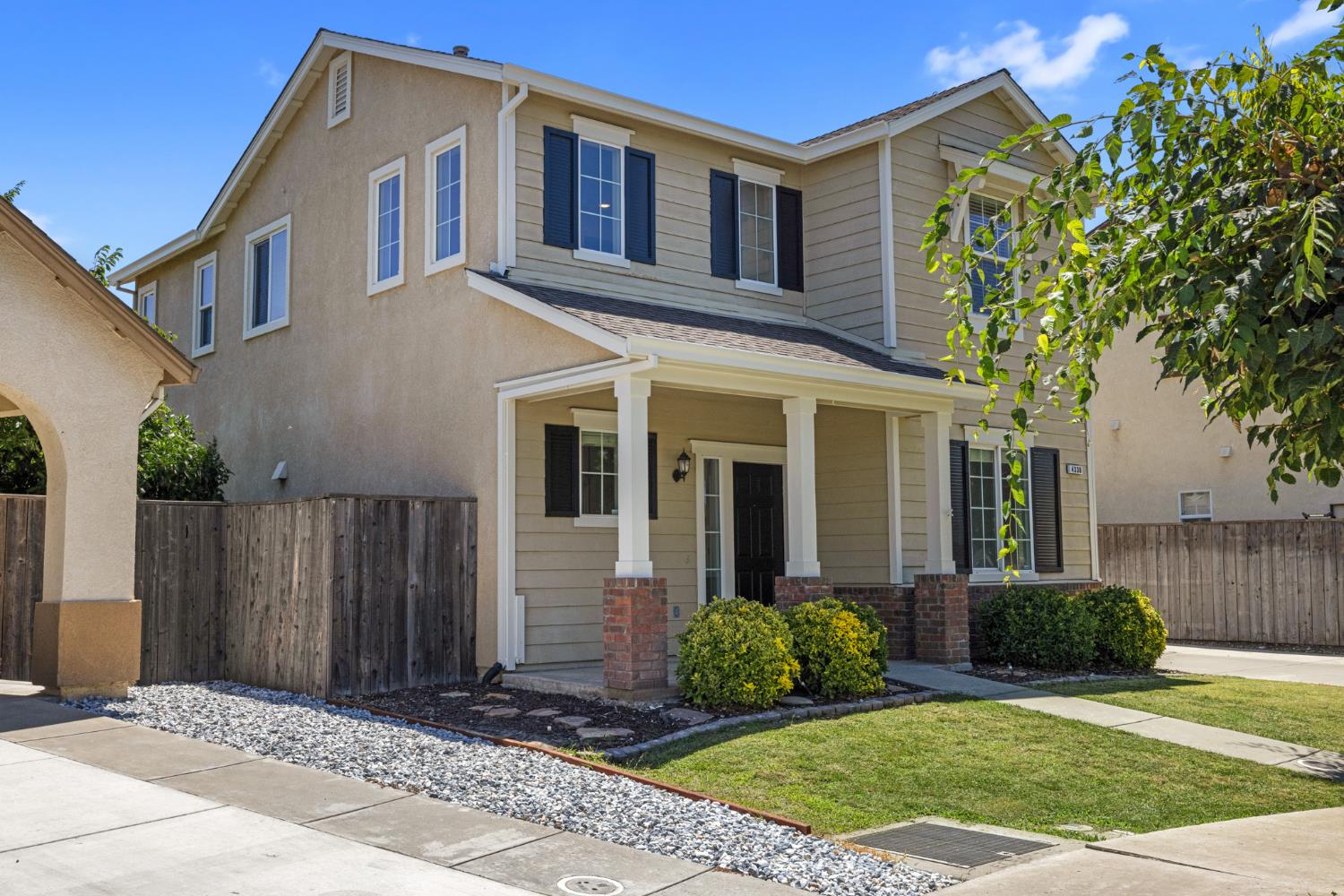 Detail Gallery Image 4 of 55 For 4330 Alba Ct, Turlock,  CA 95382 - 3 Beds | 2/1 Baths