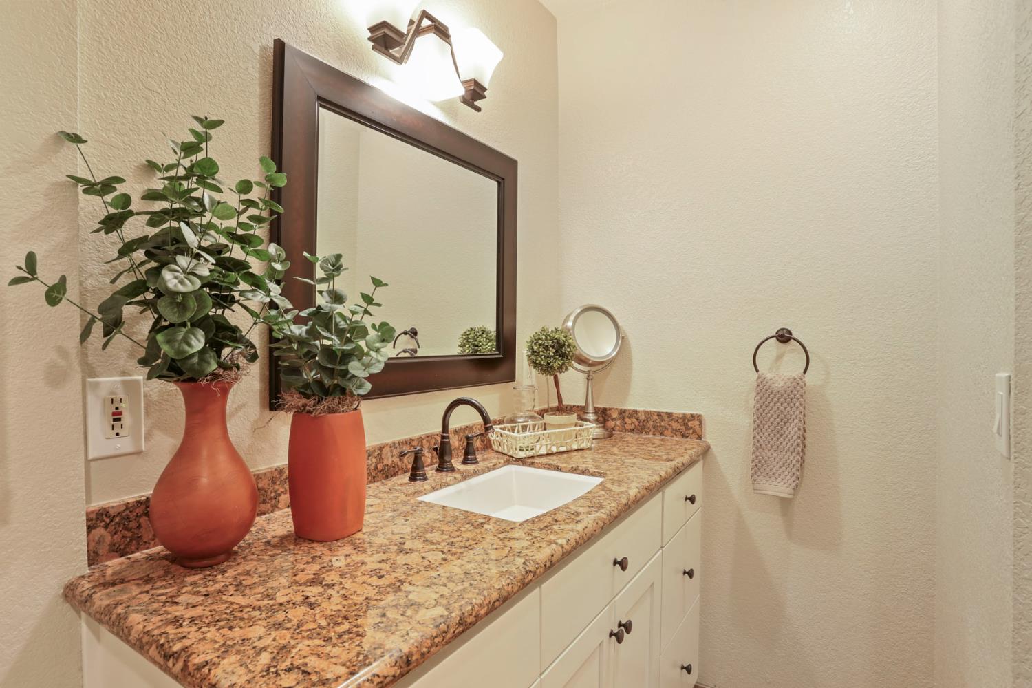 Detail Gallery Image 29 of 56 For 236 Emerson Ave, Modesto,  CA 95350 - 3 Beds | 1/1 Baths