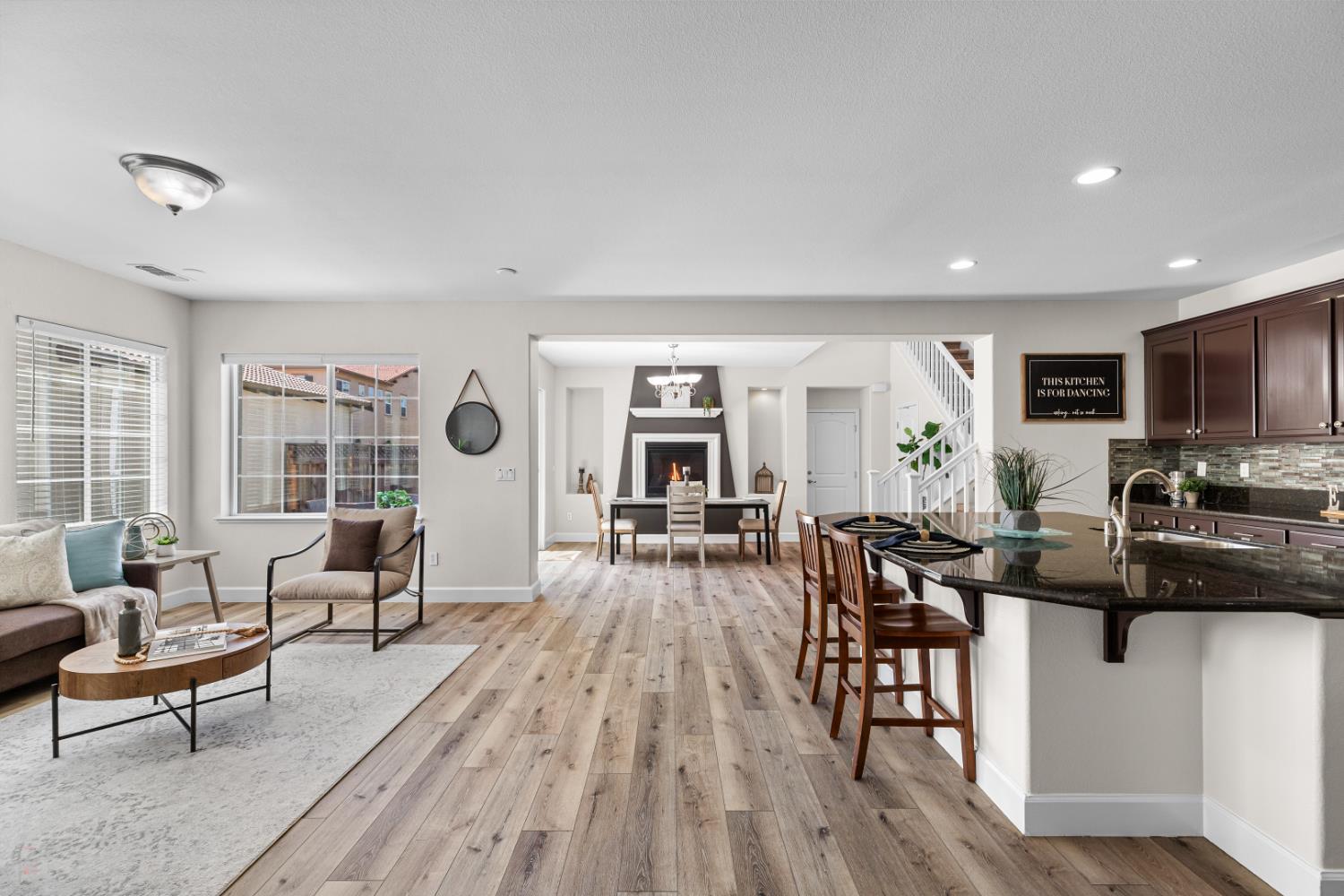 Detail Gallery Image 7 of 47 For 662 W Gravino Dr, Tracy,  CA 95391 - 4 Beds | 3 Baths
