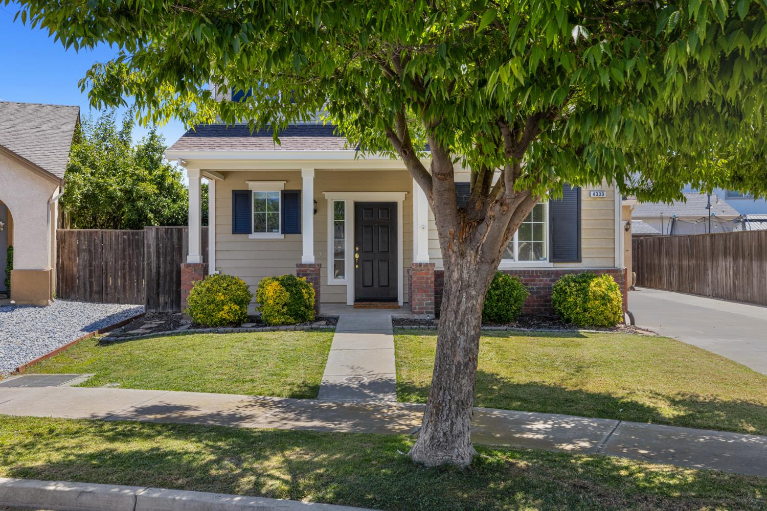 Detail Gallery Image 3 of 55 For 4330 Alba Ct, Turlock,  CA 95382 - 3 Beds | 2/1 Baths