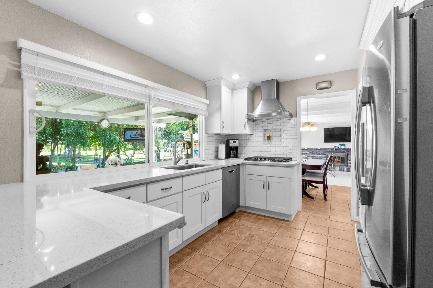 Detail Gallery Image 13 of 41 For 8107 Peppertree Rd, Dublin,  CA 94568 - 4 Beds | 2 Baths