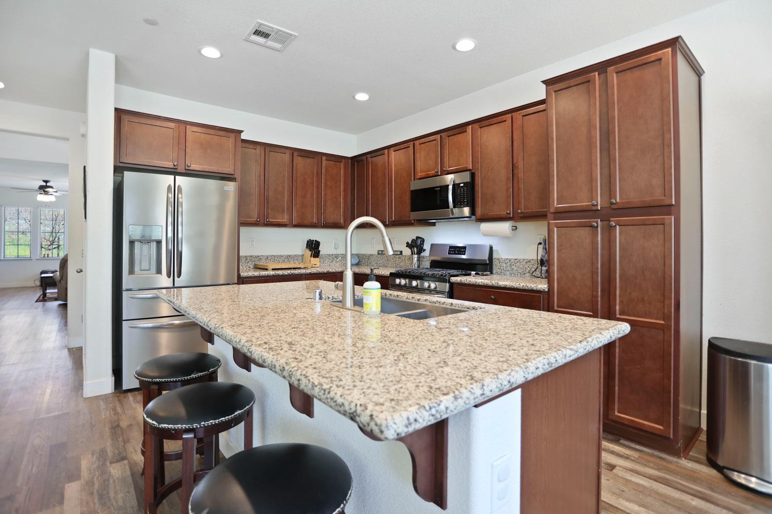 Detail Gallery Image 8 of 37 For 21224 Grapevine, Patterson,  CA 95363 - 5 Beds | 3 Baths
