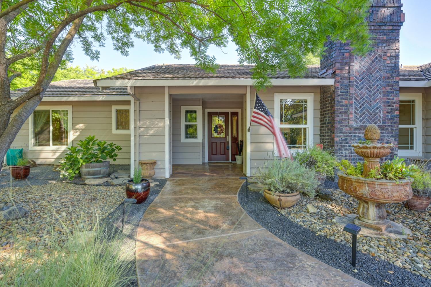 Detail Gallery Image 4 of 42 For 2421 Huckleberry Ln, Valley Springs,  CA 95252 - 3 Beds | 2 Baths