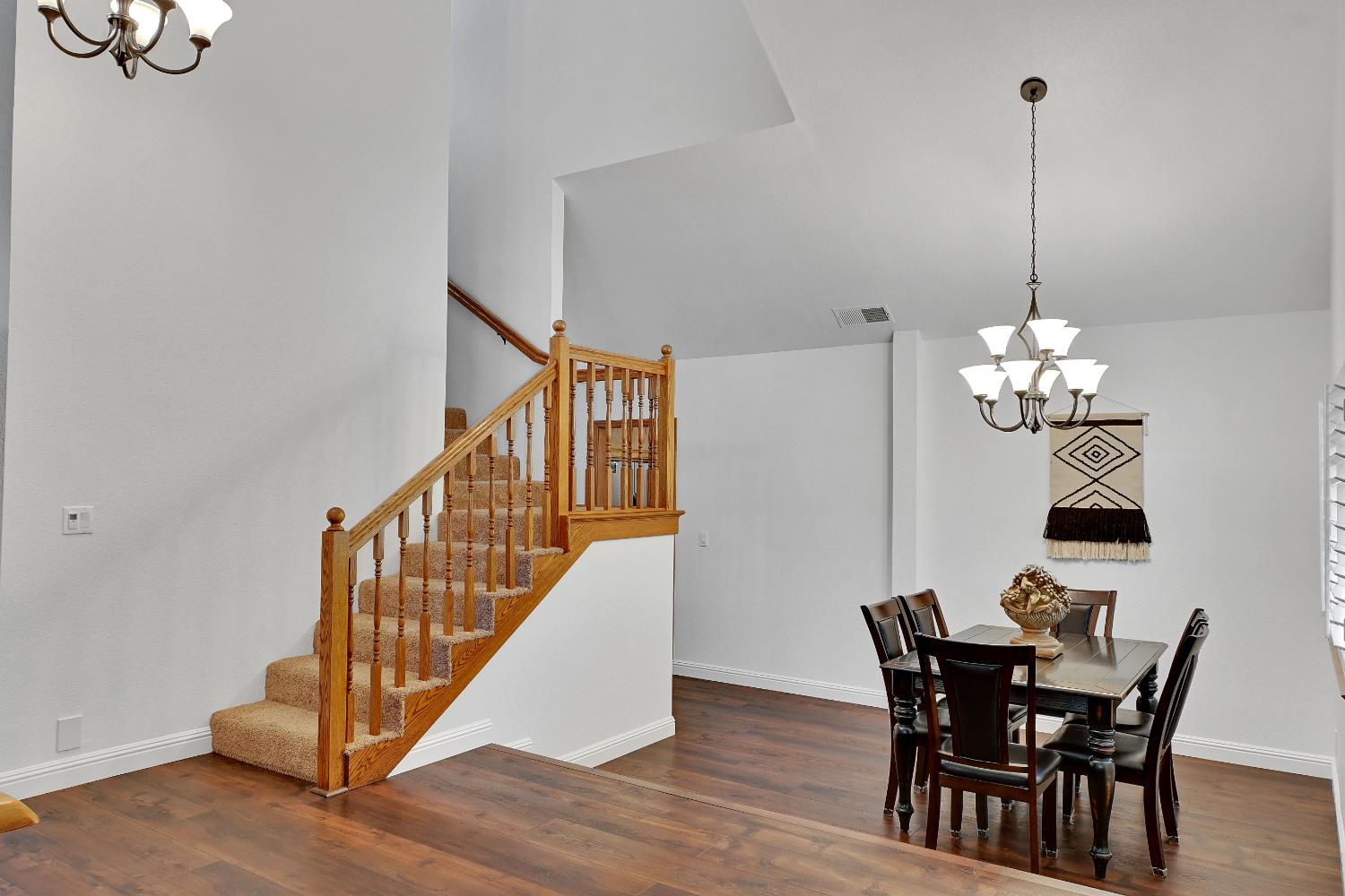 Detail Gallery Image 7 of 62 For 4710 Dea Way, Fair Oaks,  CA 95628 - 4 Beds | 3 Baths