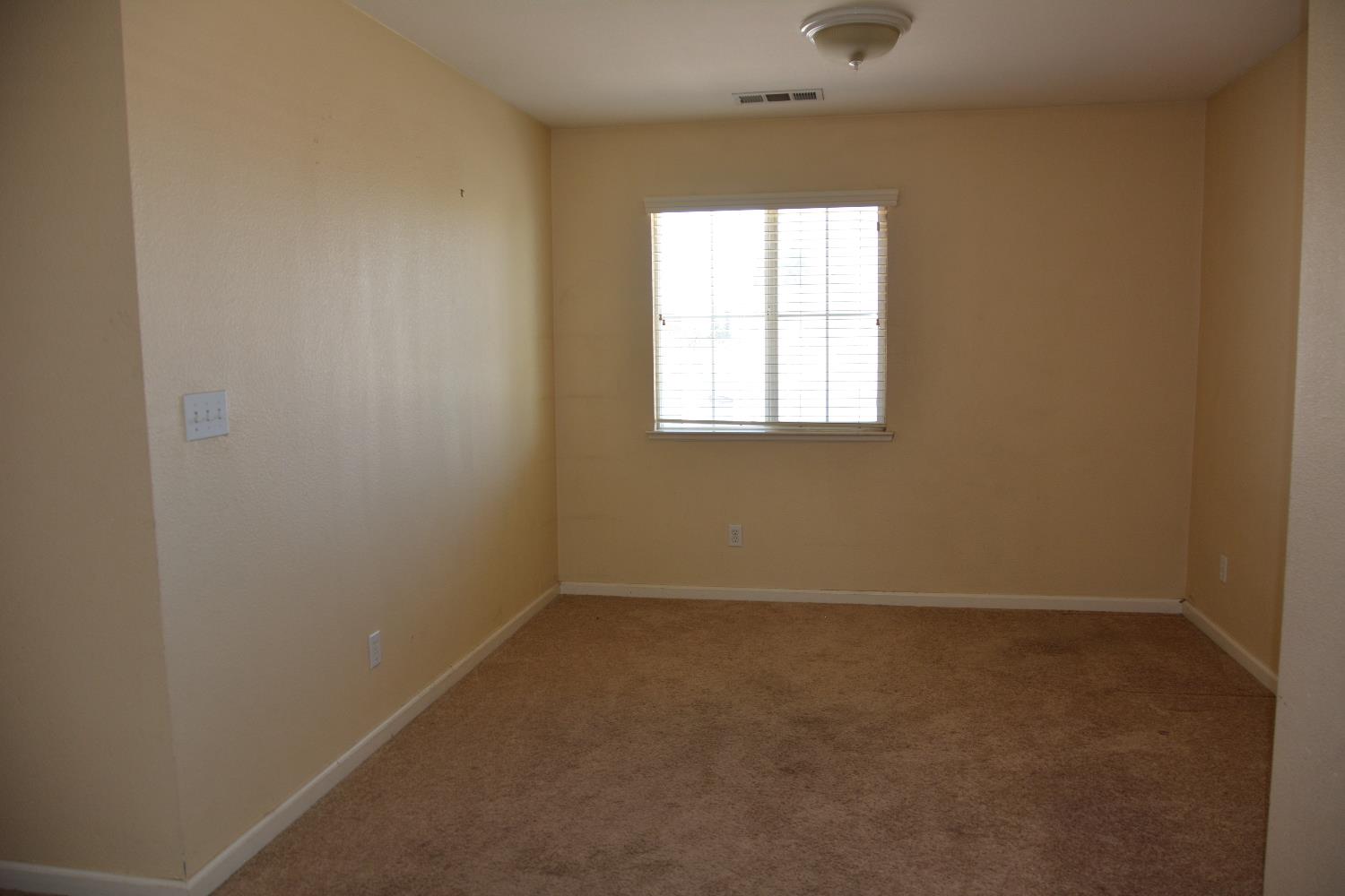 Detail Gallery Image 14 of 29 For 1492 Antioch Ct, Merced,  CA 95348 - 5 Beds | 2/1 Baths