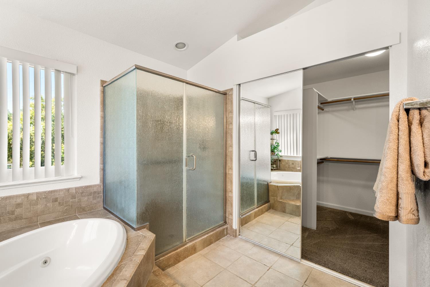 Detail Gallery Image 34 of 57 For 5100 Homeland Ct, Antelope,  CA 95843 - 6 Beds | 3 Baths