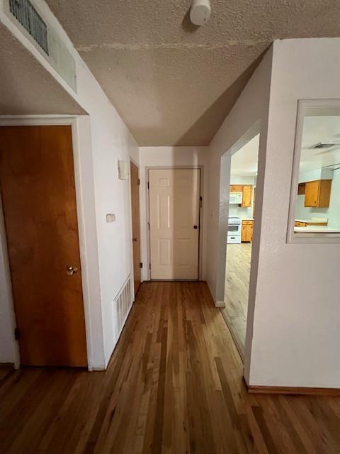 Detail Gallery Image 12 of 22 For 42 Manor Ave, Gustine,  CA 95322 - 3 Beds | 2 Baths