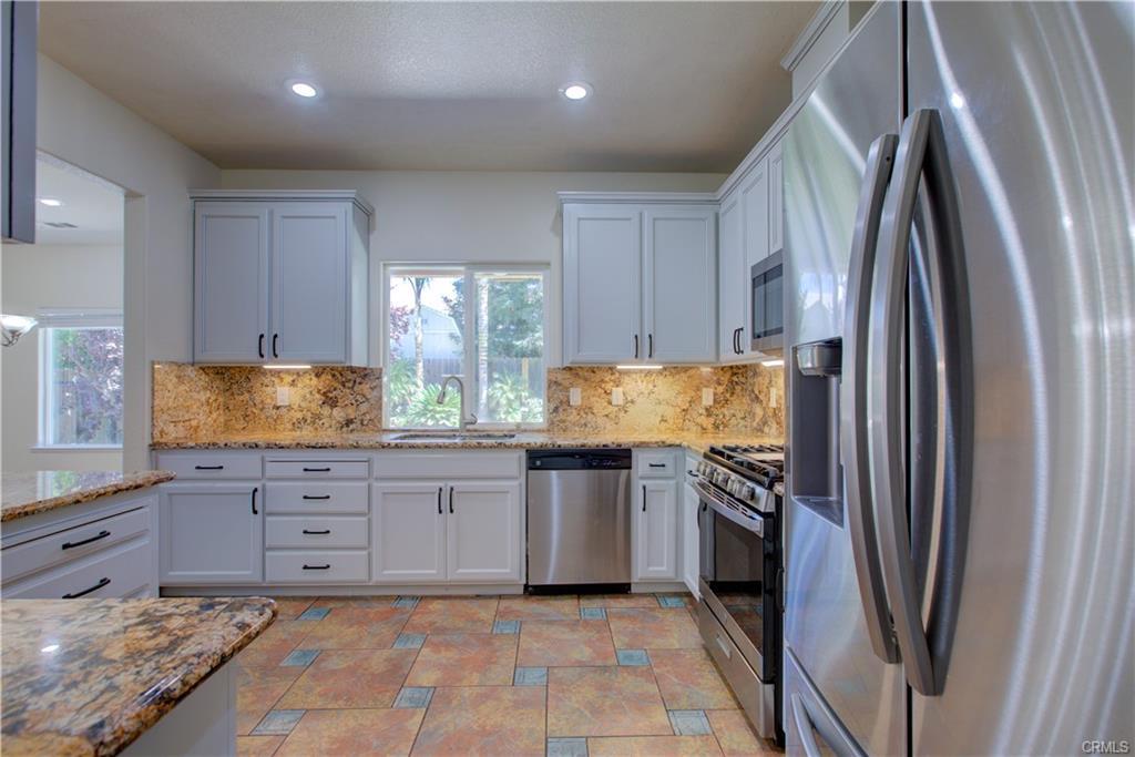 Detail Gallery Image 16 of 54 For 1443 Favier Dr, Merced,  CA 95340 - 5 Beds | 2/1 Baths