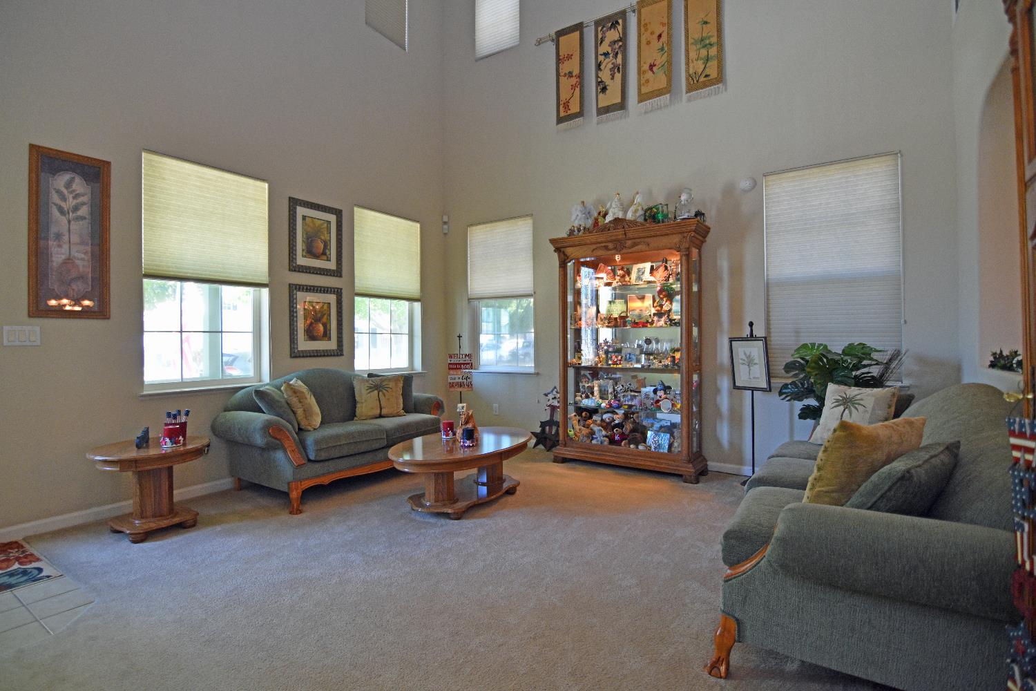 Detail Gallery Image 8 of 62 For 1923 Greenfield Dr, Turlock,  CA 95382 - 5 Beds | 3 Baths