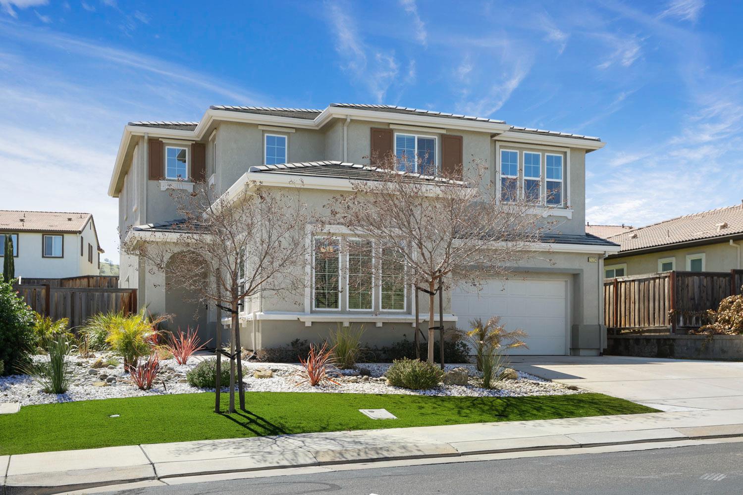 Detail Gallery Image 2 of 37 For 21224 Grapevine, Patterson,  CA 95363 - 5 Beds | 3 Baths