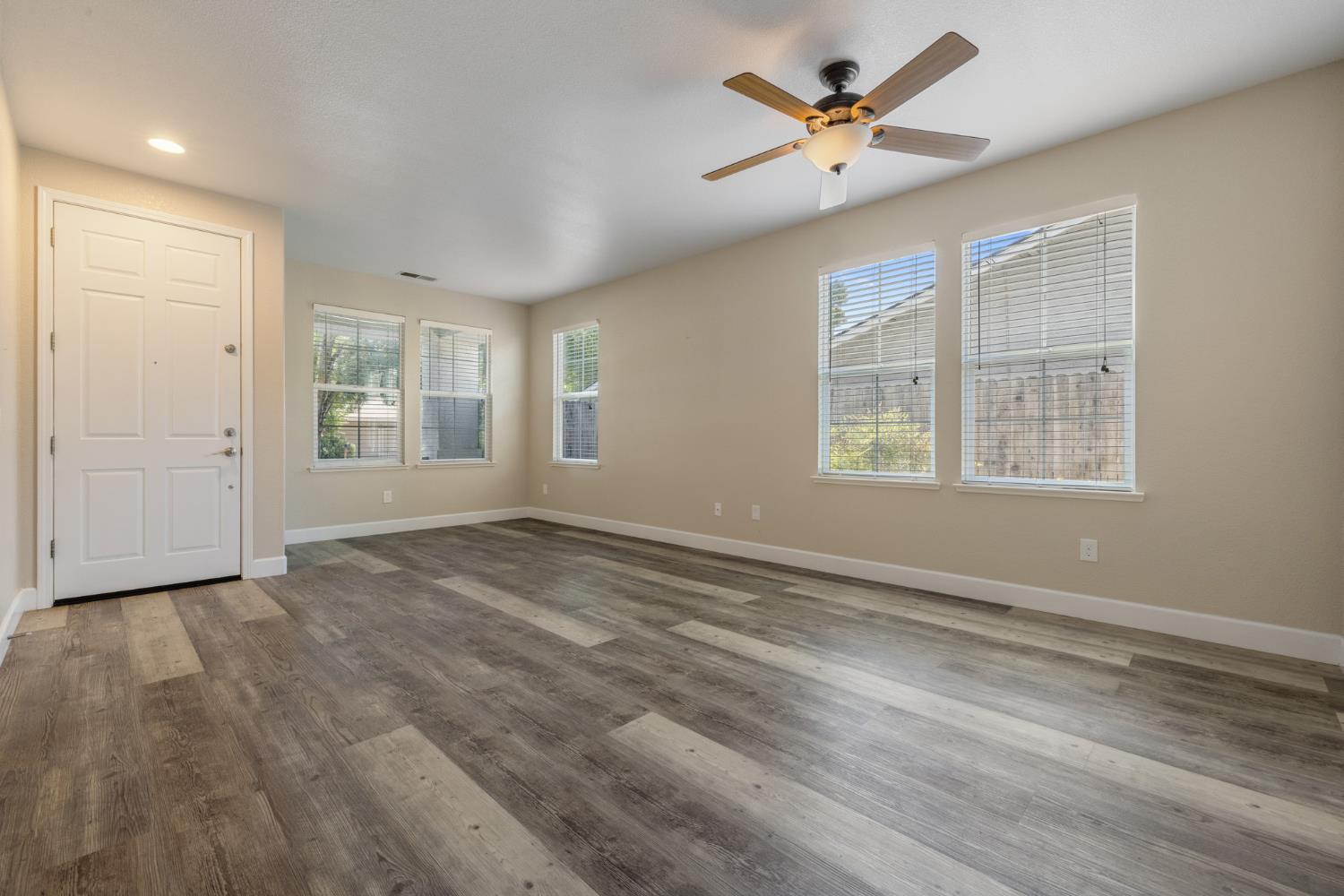 Detail Gallery Image 7 of 55 For 3917 Dragoo Park Dr, Modesto,  CA 95356 - 4 Beds | 2 Baths