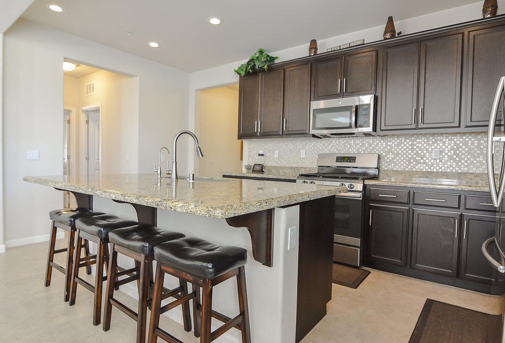 Detail Gallery Image 9 of 32 For 1455 Rock Springs Ave, Manteca,  CA 95337 - 4 Beds | 3 Baths