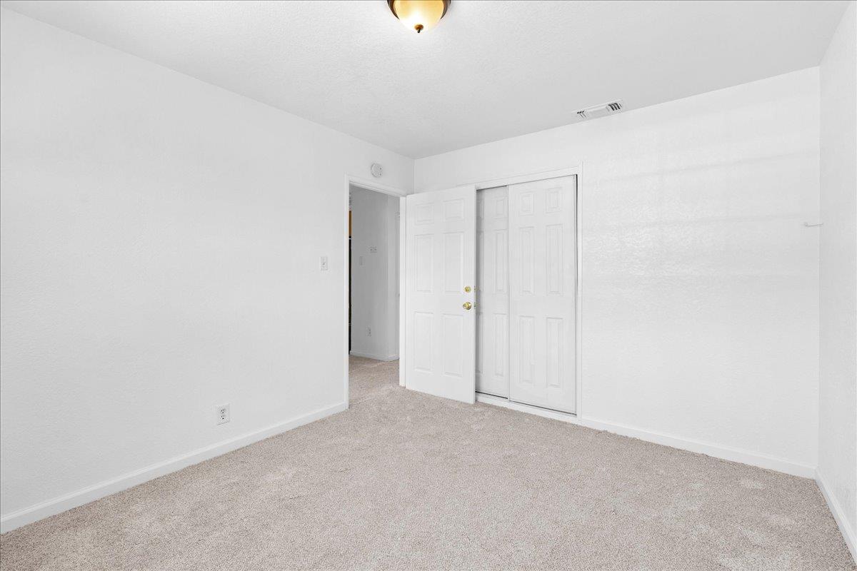 Detail Gallery Image 12 of 31 For 2117 Violet, Sacramento,  CA 95825 - 8 Beds | 4 Baths