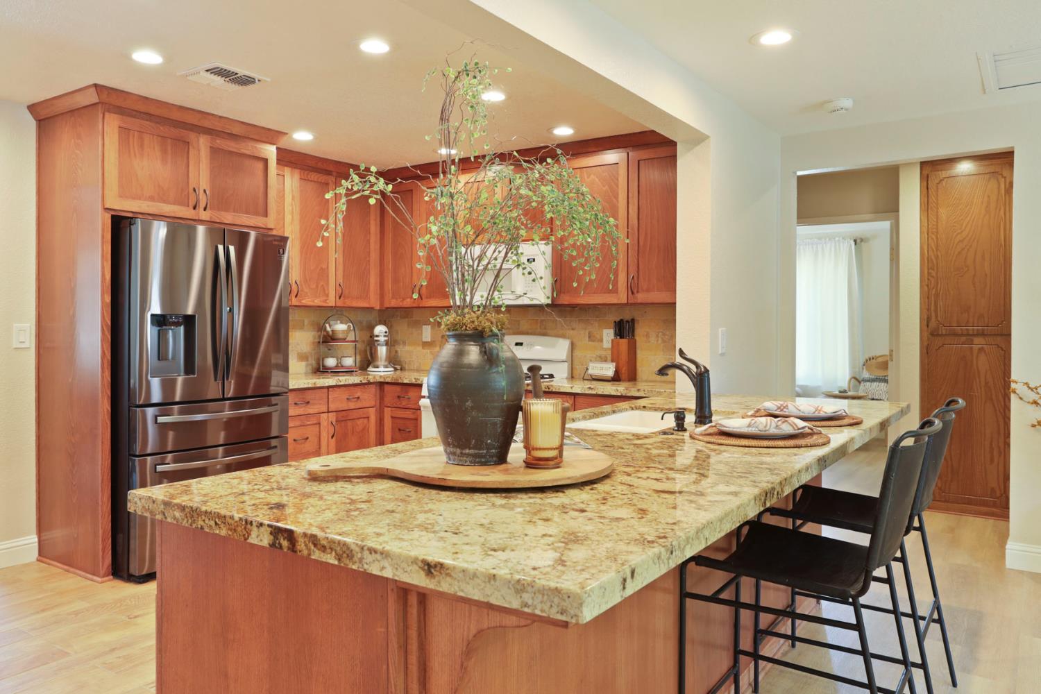 Detail Gallery Image 11 of 56 For 236 Emerson Ave, Modesto,  CA 95350 - 3 Beds | 1/1 Baths