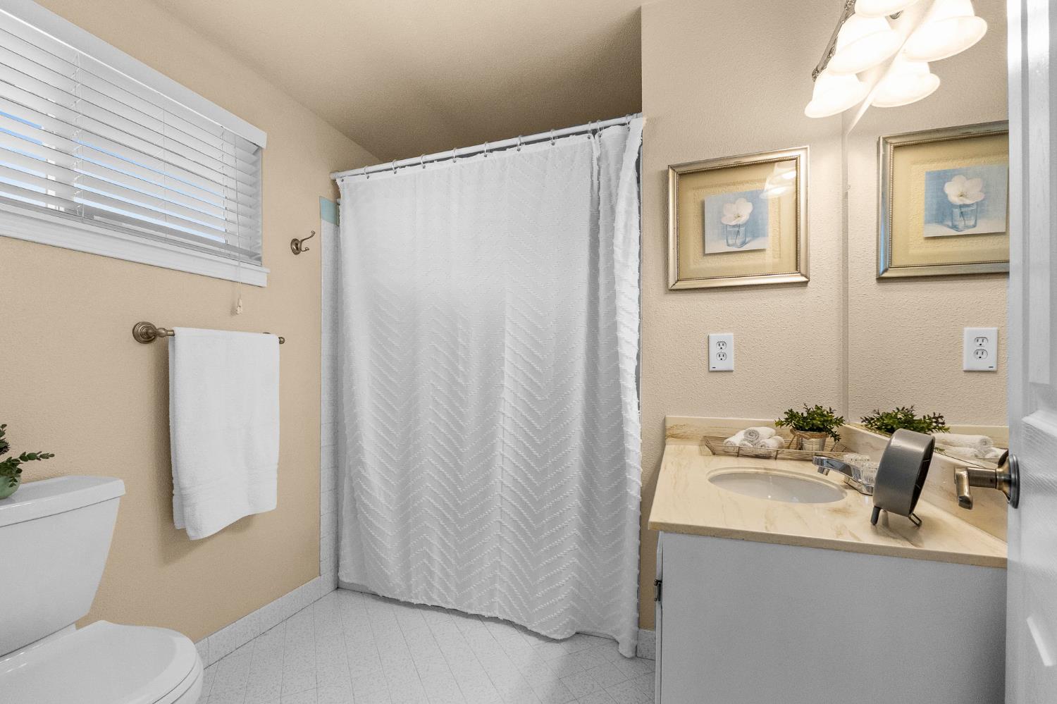 Detail Gallery Image 31 of 41 For 8107 Peppertree Rd, Dublin,  CA 94568 - 4 Beds | 2 Baths